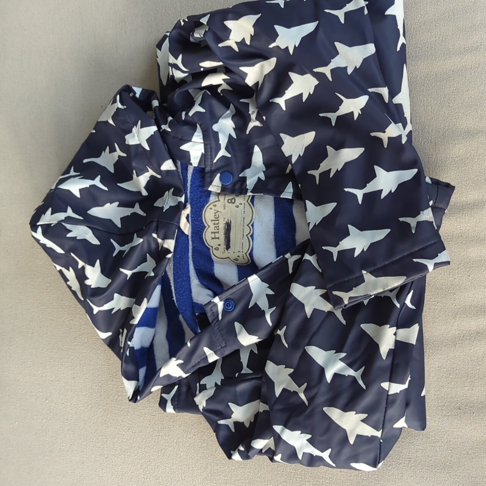 Boys color changing shark raincoat by Hatley size 8